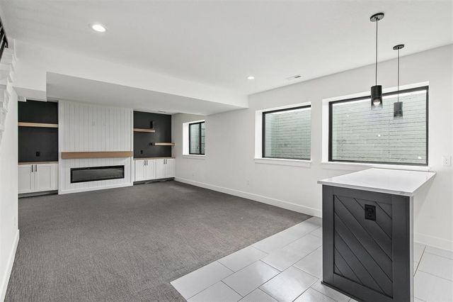 3931 NW 181st Street, Clive, IA 50325