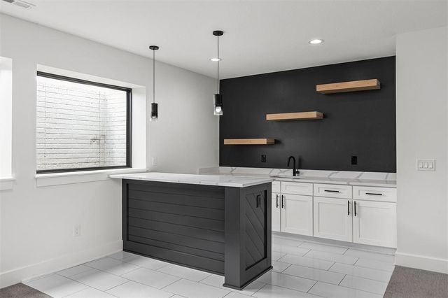 3931 NW 181st Street, Clive, IA 50325