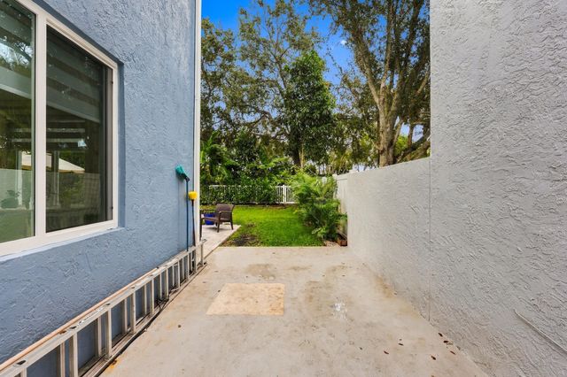 7930 Rockport Circle, Lake Worth, FL 33467