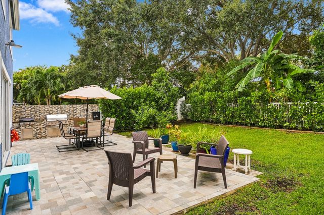 7930 Rockport Circle, Lake Worth, FL 33467
