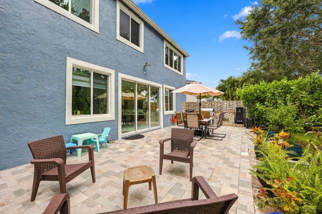 7930 Rockport Circle, Lake Worth, FL 33467