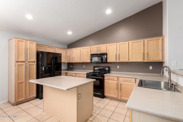 4013 S SUMMER Court, Gilbert, AZ 85297