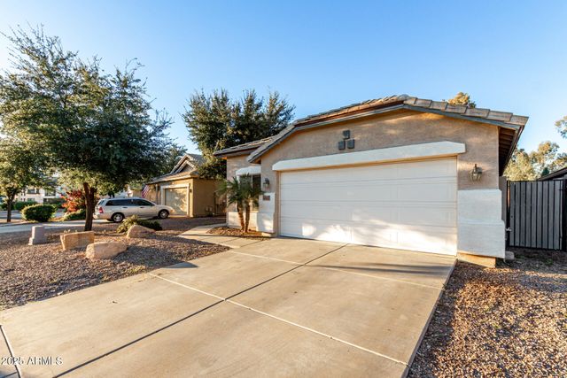 4013 S SUMMER Court, Gilbert, AZ 85297