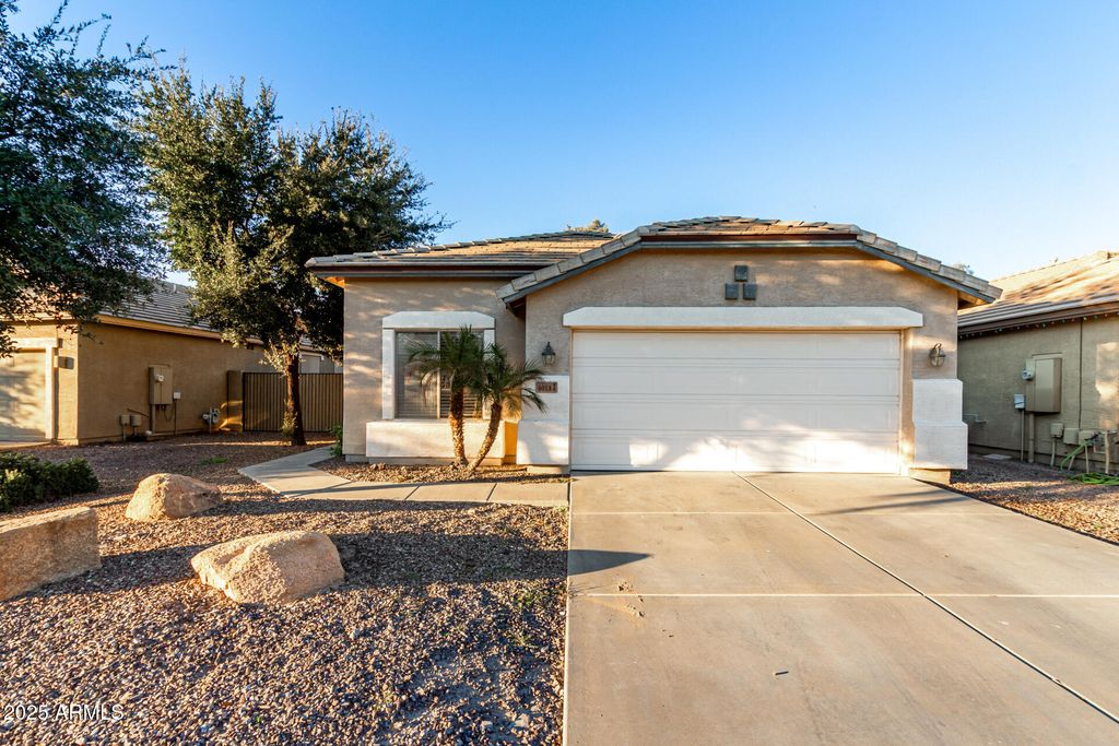 4013 S SUMMER Court, Gilbert, AZ 85297