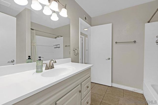 455 Los Arbolitos, Oceanside, CA 92058
