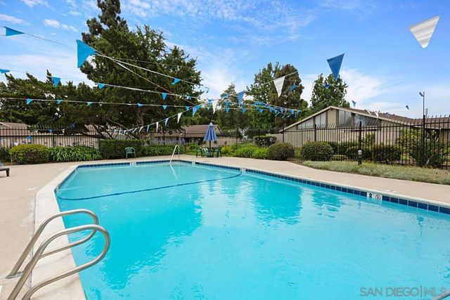 455 Los Arbolitos, Oceanside, CA 92058