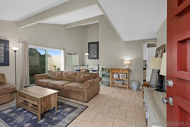 455 Los Arbolitos, Oceanside, CA 92058