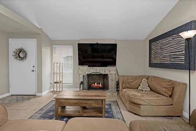 455 Los Arbolitos, Oceanside, CA 92058
