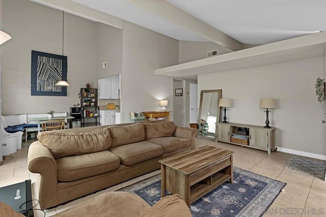 455 Los Arbolitos, Oceanside, CA 92058