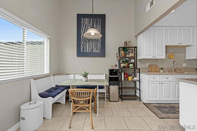 455 Los Arbolitos, Oceanside, CA 92058
