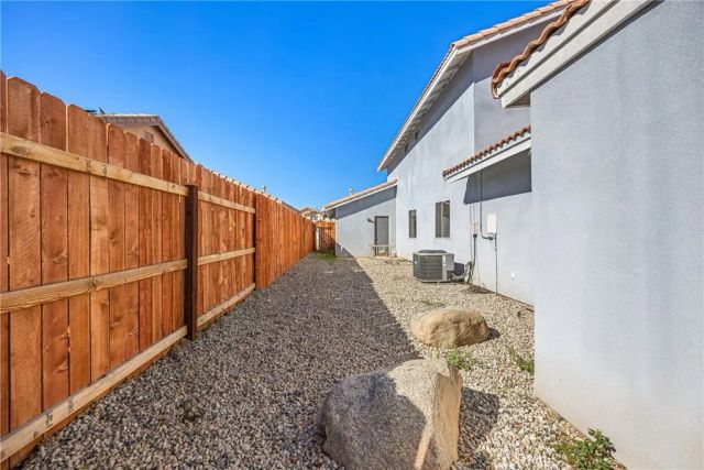 8541 Dove Creek, Hesperia, CA 92344