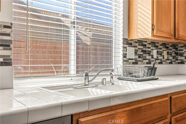 8541 Dove Creek, Hesperia, CA 92344