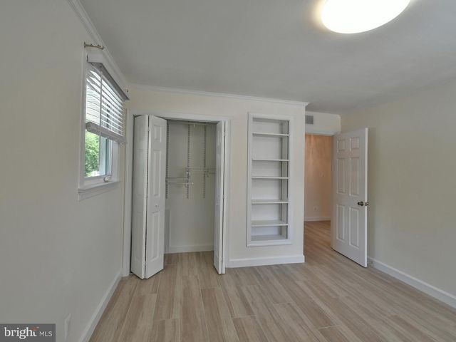 9823 SINGLETON DR, Bethesda, MD 20817
