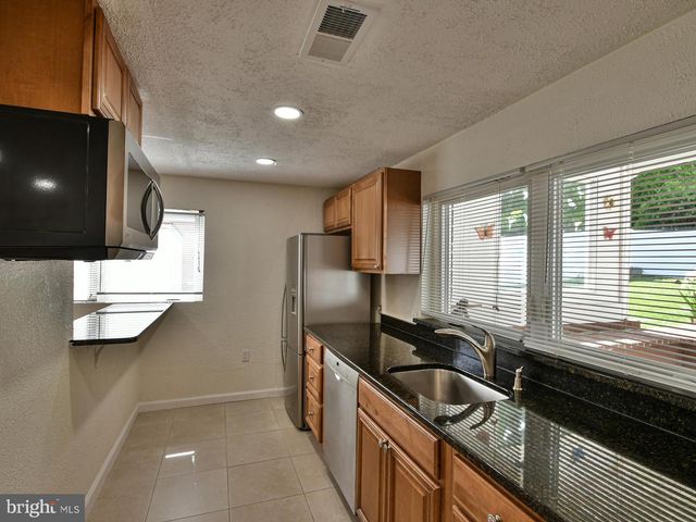 9823 SINGLETON DR, Bethesda, MD 20817