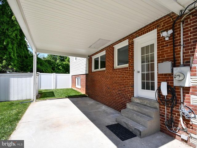 9823 SINGLETON DR, Bethesda, MD 20817