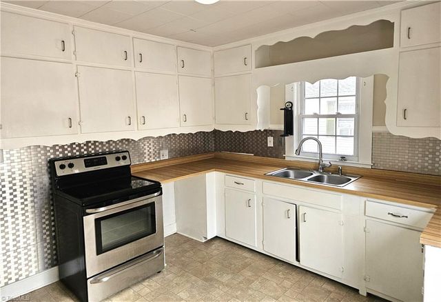 901 Grace Avenue, Burlington, NC 27217