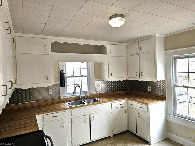 901 Grace Avenue, Burlington, NC 27217