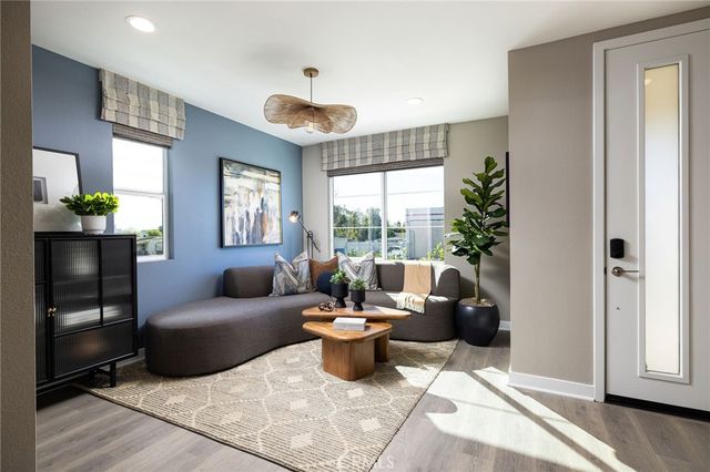 312 E Whittier Boulevard, La Habra, CA 90631