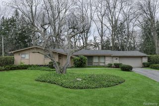 6974 Woodside Trail, West Bloomfield Charter Township, MI 48322