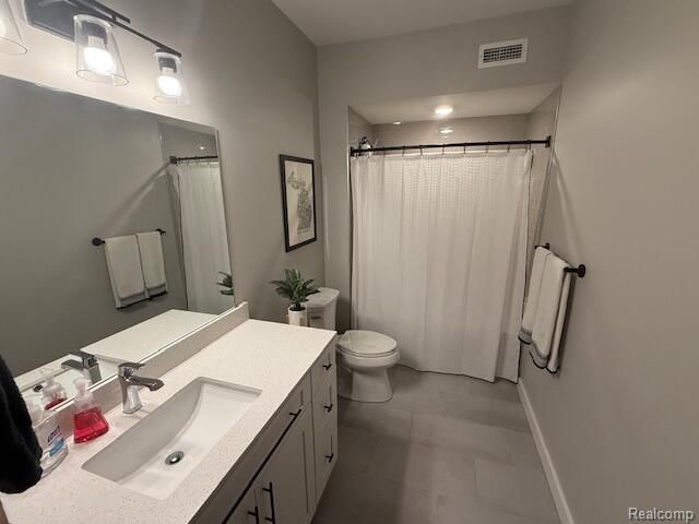 225 E 17th Street 2C, Traverse City, MI 49684