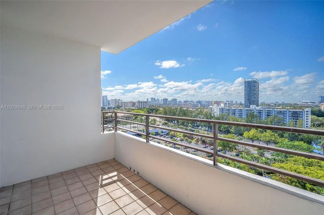 500 Three Islands Blvd 816, Hallandale Beach, FL 33009