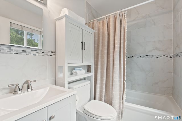 59 Rock Spring Road 25, Stamford, CT 06906