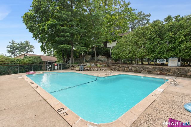 59 Rock Spring Road 25, Stamford, CT 06906