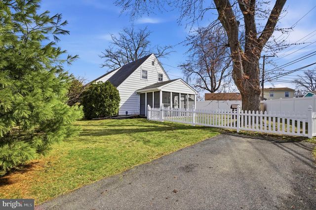 2704 QUAINT ST, Secane, PA 19018