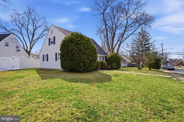 2704 QUAINT ST, Secane, PA 19018