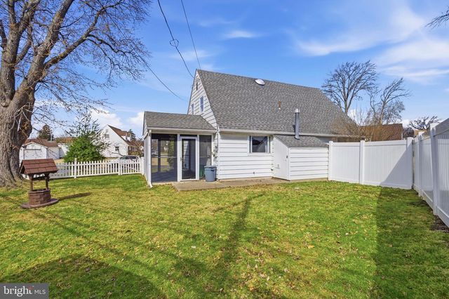 2704 QUAINT ST, Secane, PA 19018