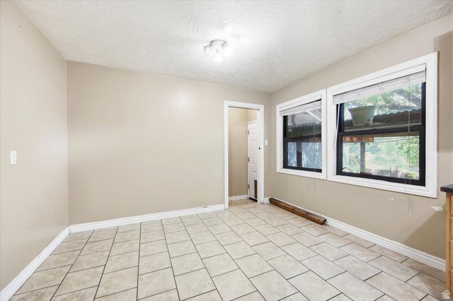 4372 S 375 E, Washington Terrace, UT 84405
