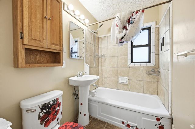4372 S 375 E, Washington Terrace, UT 84405