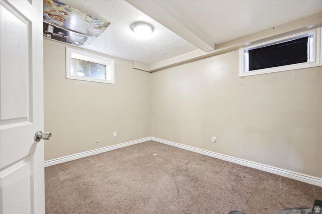 4372 S 375 E, Washington Terrace, UT 84405