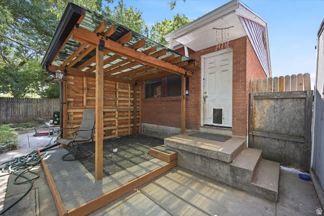 4372 S 375 E, Washington Terrace, UT 84405