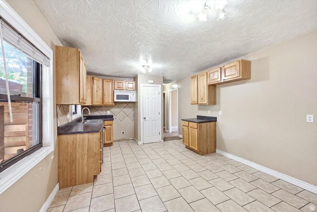 4372 S 375 E, Washington Terrace, UT 84405