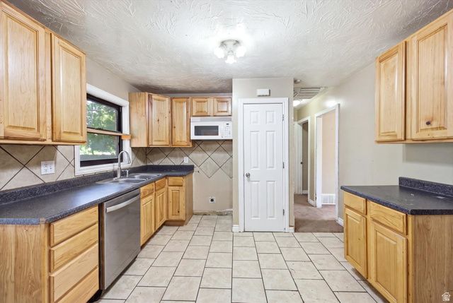 4372 S 375 E, Washington Terrace, UT 84405