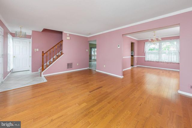27 TRAPPER RD, Sewell, NJ 08080