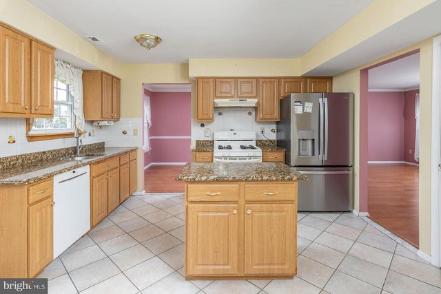 27 TRAPPER RD, Sewell, NJ 08080