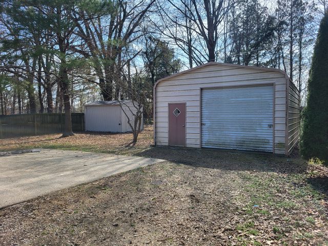 208 Forest Hills Dr, Clarksville, TN 37040