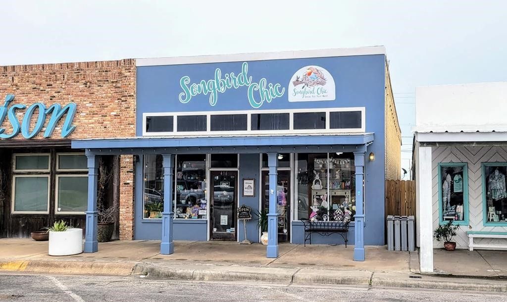 416 S Austin St, Rockport, TX 78382 — exterior