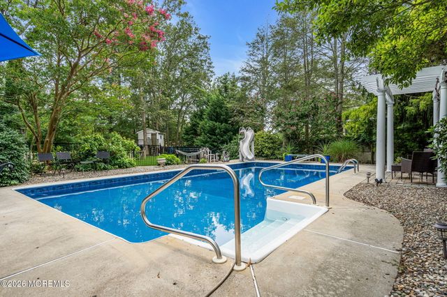 464 Penn Avenue N, Forked River, NJ 08731