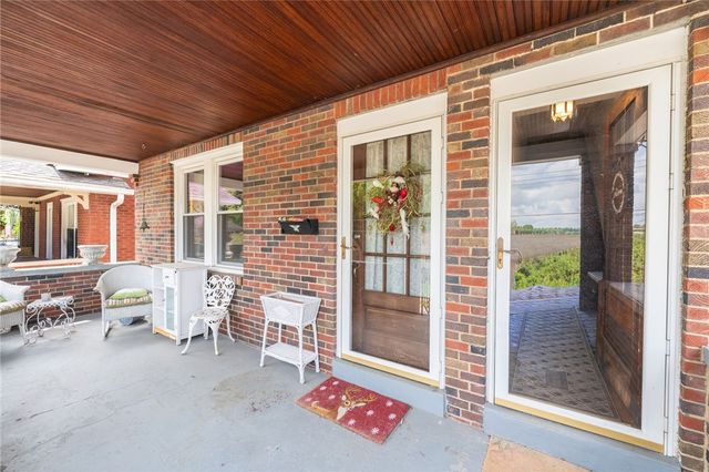 125 Bellevue Ave, West View, PA 15229