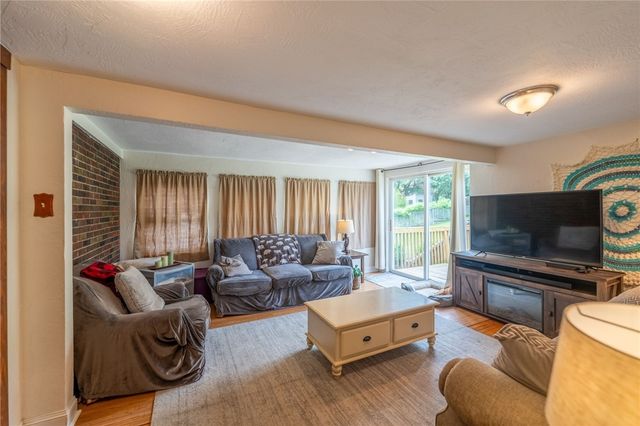 125 Bellevue Ave, West View, PA 15229