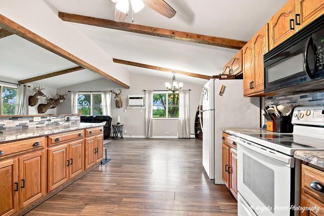 11811 304th AVENUE, Trevor, WI 53179