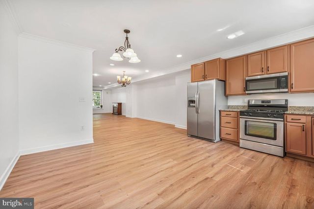 2433 NE 3RD ST NE, Washington, DC 20002