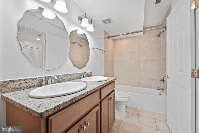 2433 NE 3RD ST NE, Washington, DC 20002