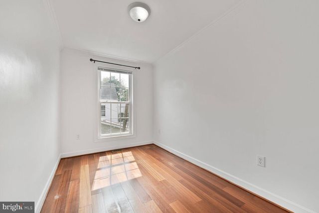 2433 NE 3RD ST NE, Washington, DC 20002