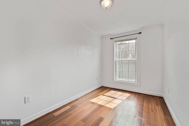 2433 NE 3RD ST NE, Washington, DC 20002