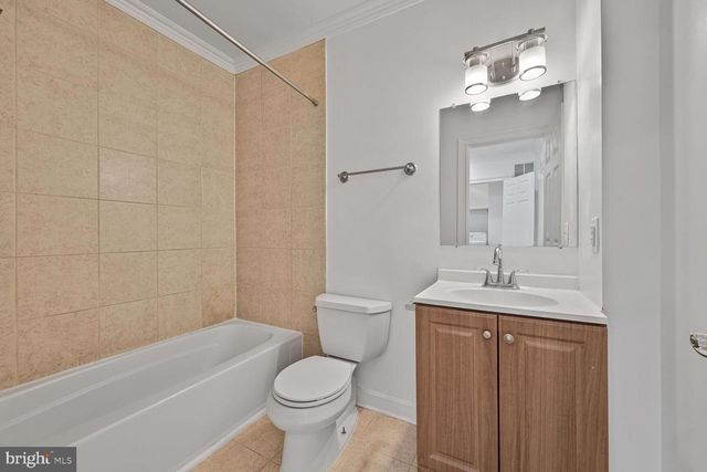 2433 NE 3RD ST NE, Washington, DC 20002