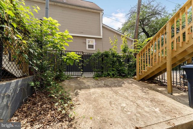 2433 NE 3RD ST NE, Washington, DC 20002